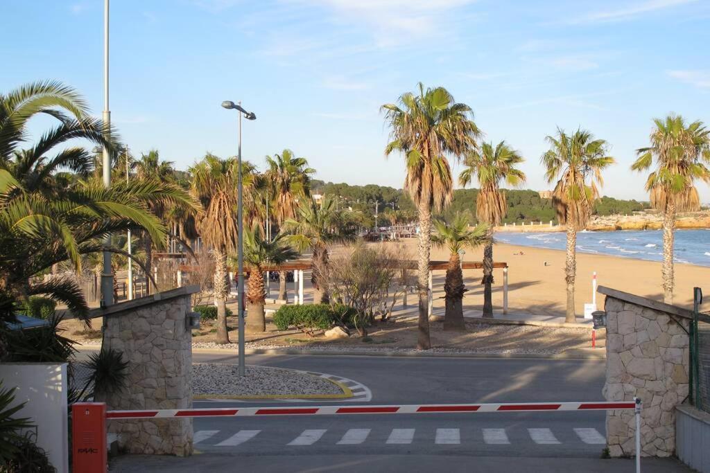 Apartment In Front Of Arrabassada Beach タラゴナ エクステリア 写真