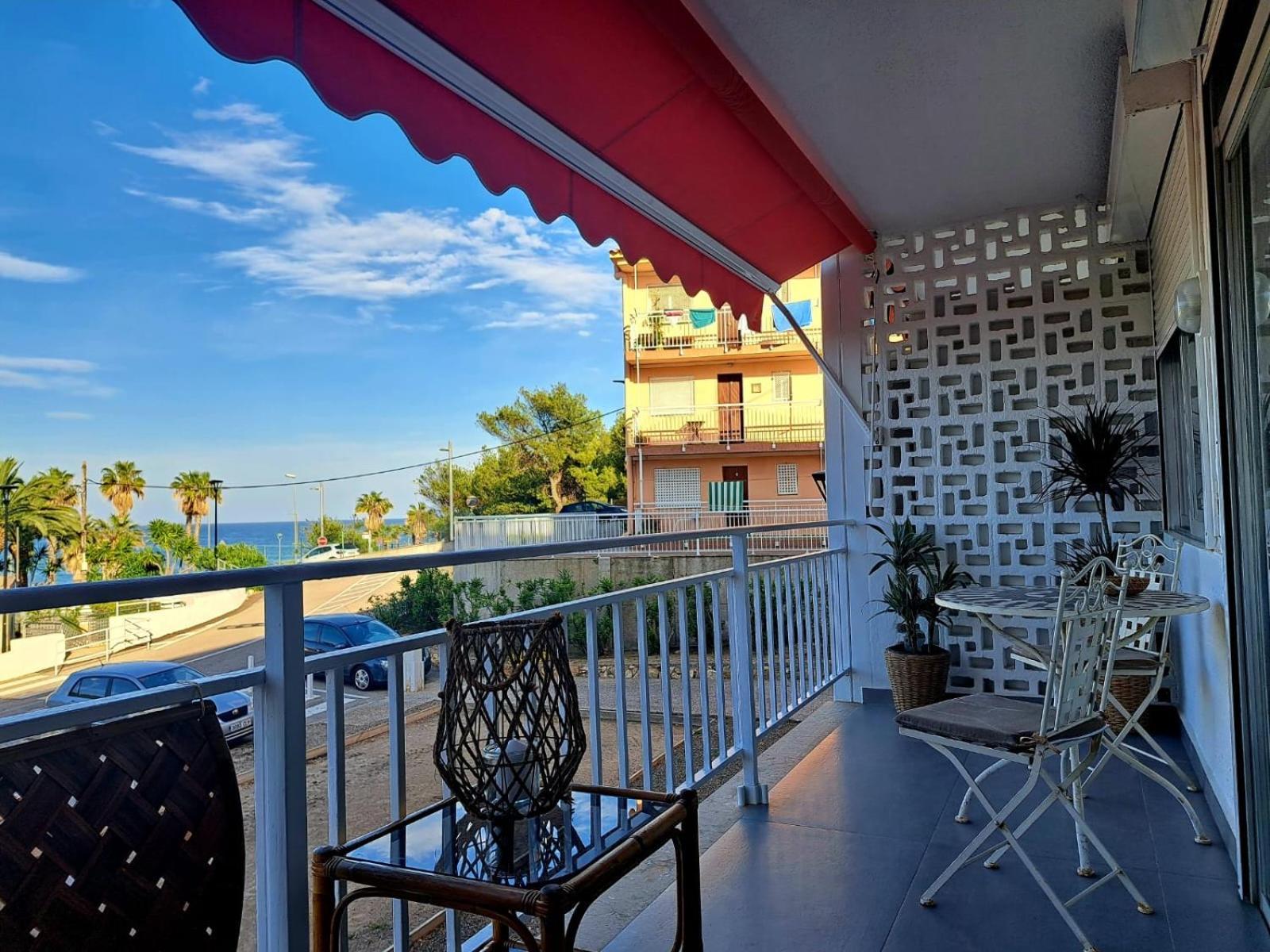 Apartment In Front Of Arrabassada Beach タラゴナ エクステリア 写真